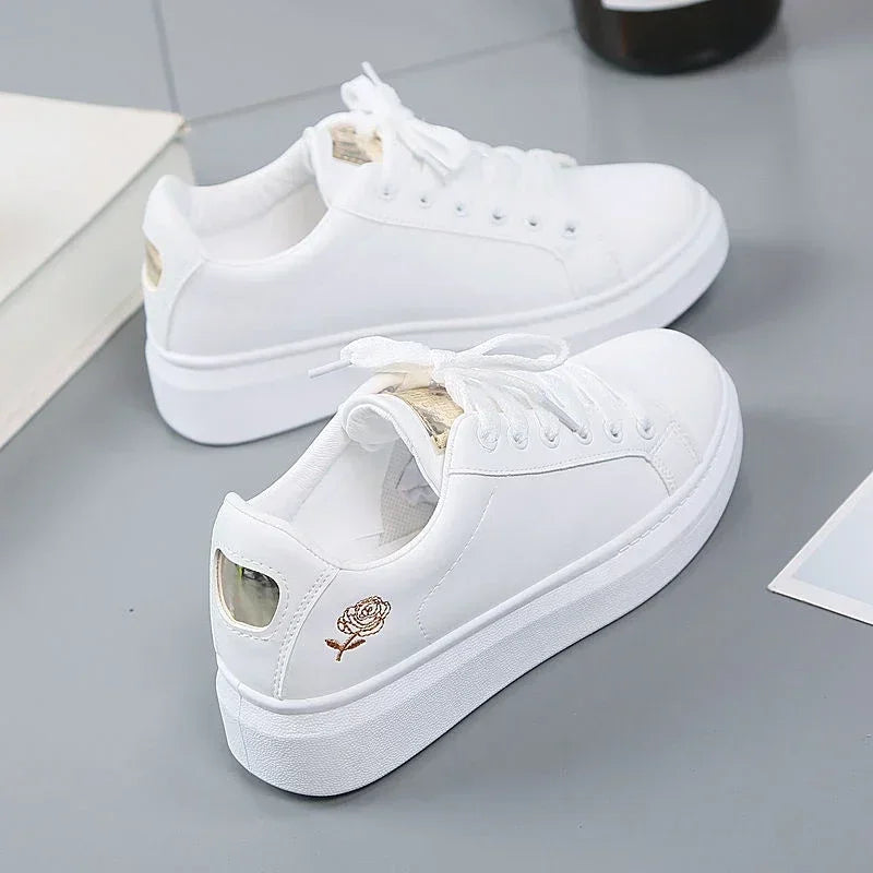 Baskets Blanches Brodées en Cuir PU pour Femme, Chaussures décontractées, Respirantes, à Fleurs, à Lacets, Nouvelle Collection